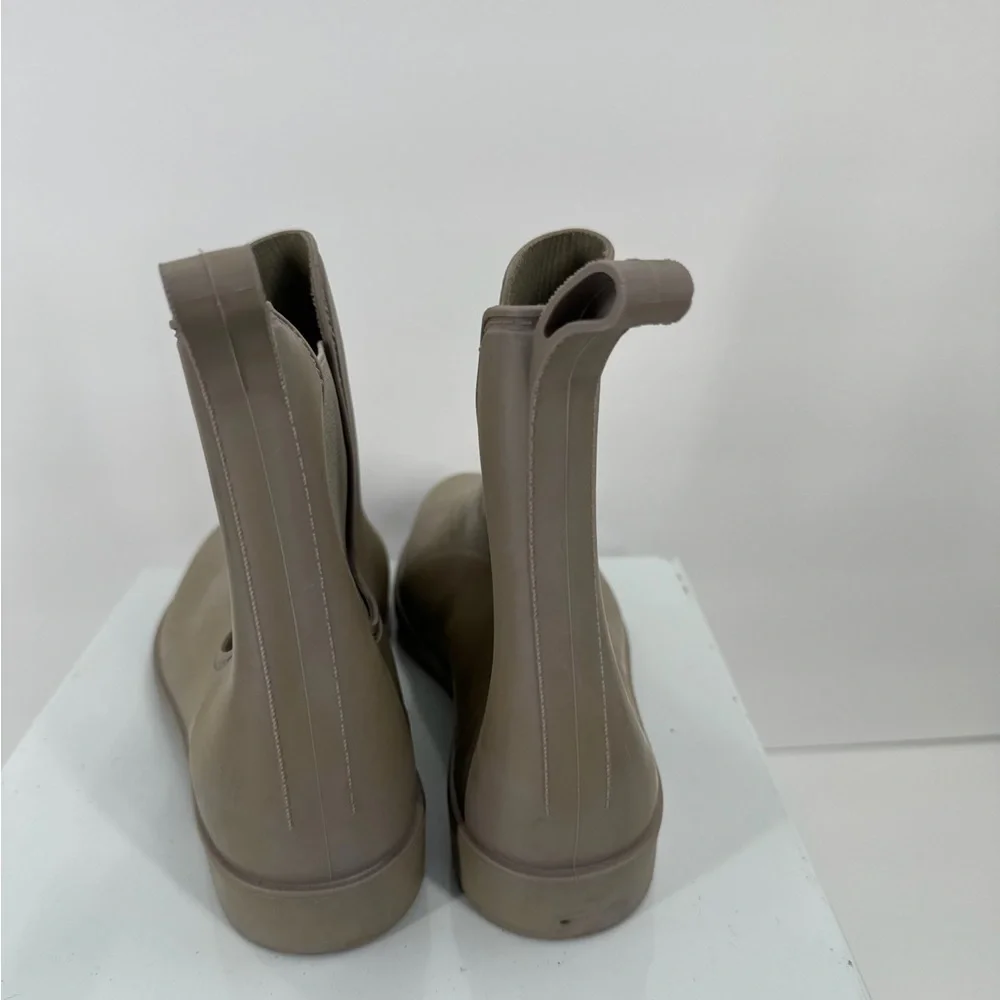 Chelsea Rain Boots Women’s size 8